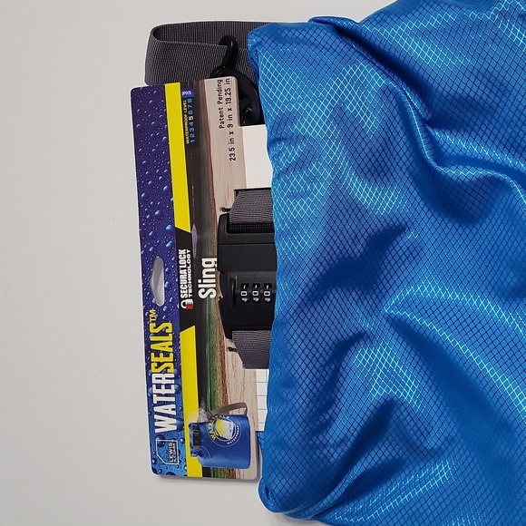 NWT Lewis N. Clark Waterproof Sling Bag Backpack - Picture 3 of 10